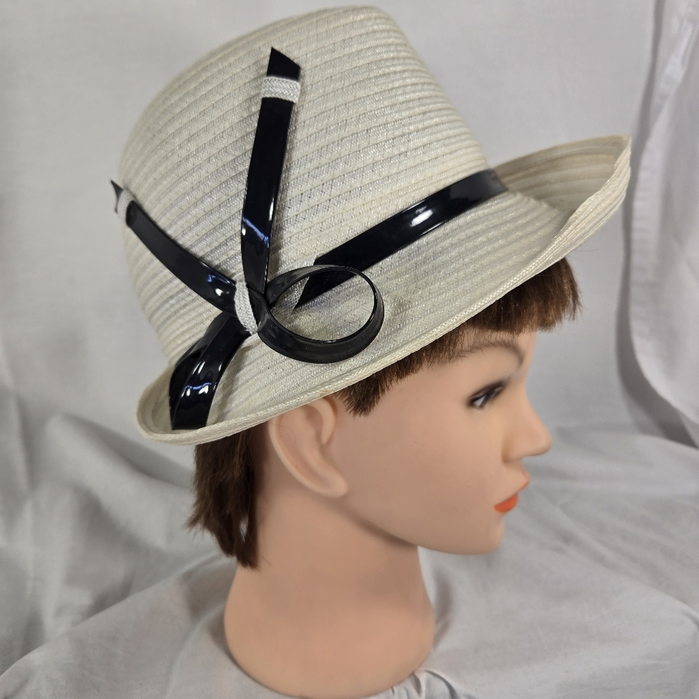 Women's Hat White Woven Straw Navy Blue Grosgrain Bow Ribbon Accent Wide Brim